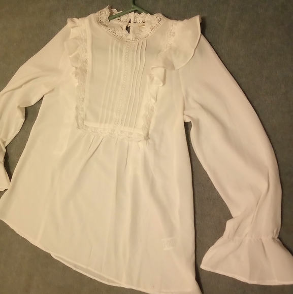 Andree by Unit Blouse - Picture 3 of 16